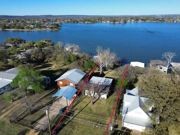 407 W Lakeshore Drive, Sunrise Beach, TX 78643