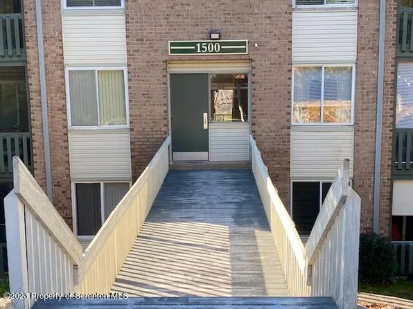 1509 Summit Poin, Scranton, PA 18508