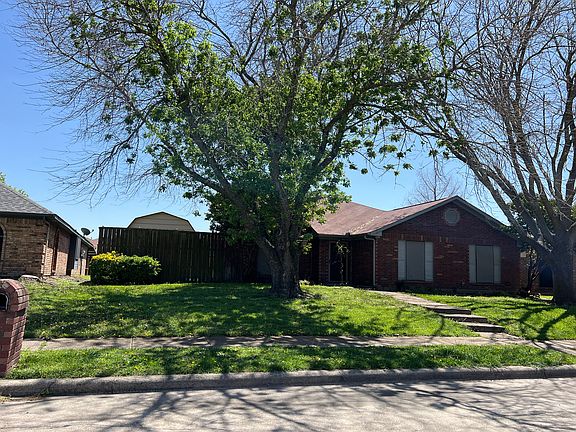 3rd image of 2608 Beau Dr
