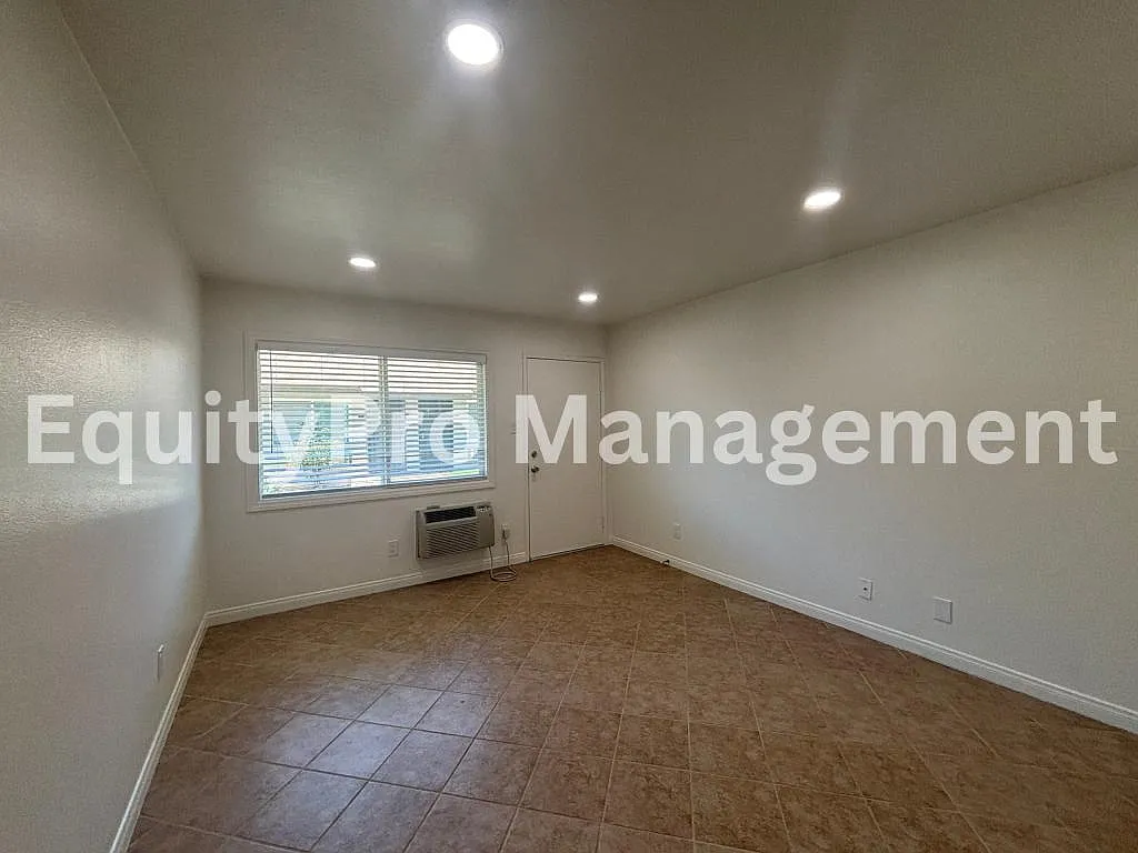 7043 Pickering Ave. #6 Whittier, CA — Photo 4