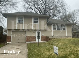 4204 S Spring St, Independence, MO 64055