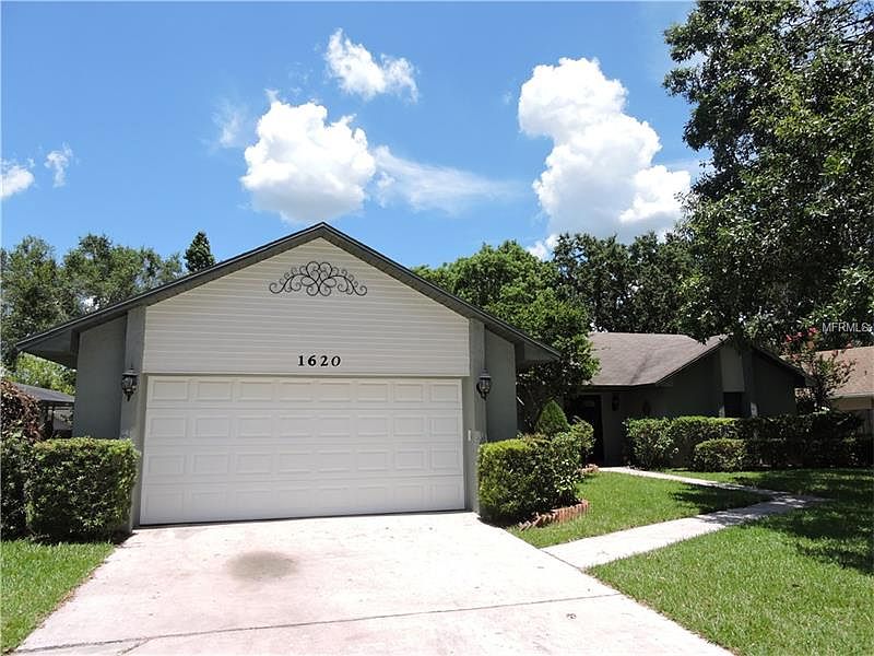1st image of 1620 Pinehurst Dr