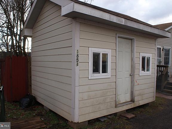3rd image of 1851 Birch Dr