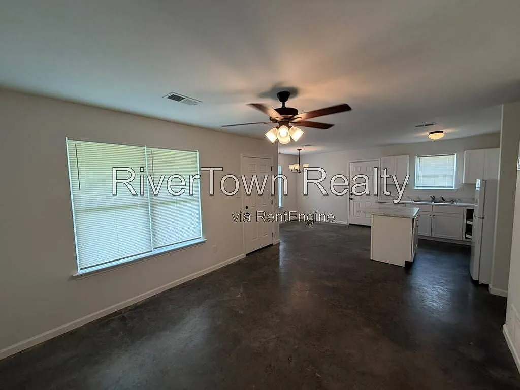 4 bed, 2.0 bath, 1298 sqft, $1,250 — Photo 3