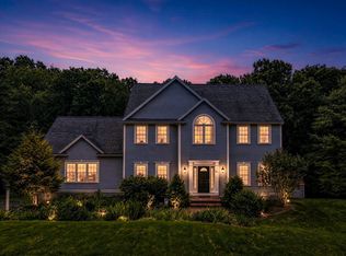 161 South St, Upton, MA 01568