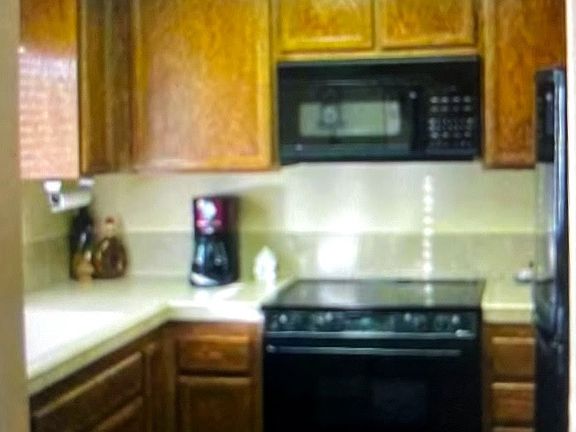 5th image of 2842 Andover Ave