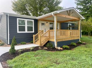 1320 W Beaver Creek Dr, Powell, TN 37849