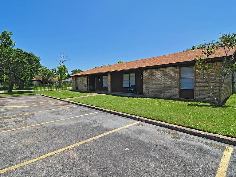 Windwood Apartments — Photo 10