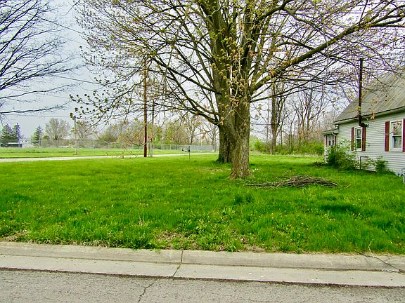 2nd image of 260 W Letson St