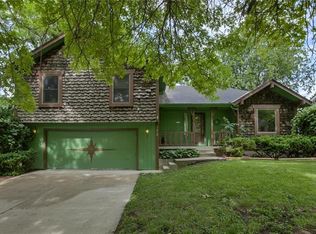 1610 NE Ridgeview Dr, Lees Summit, MO 64086