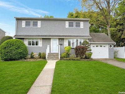 30 Fordham Avenue, Hicksville, NY, 11801