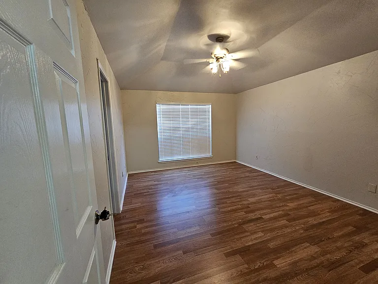 3813 Dorchester Dr — Photo 11