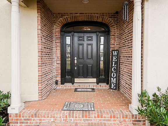 3rd image of 347 Bartlett Cir NE #32