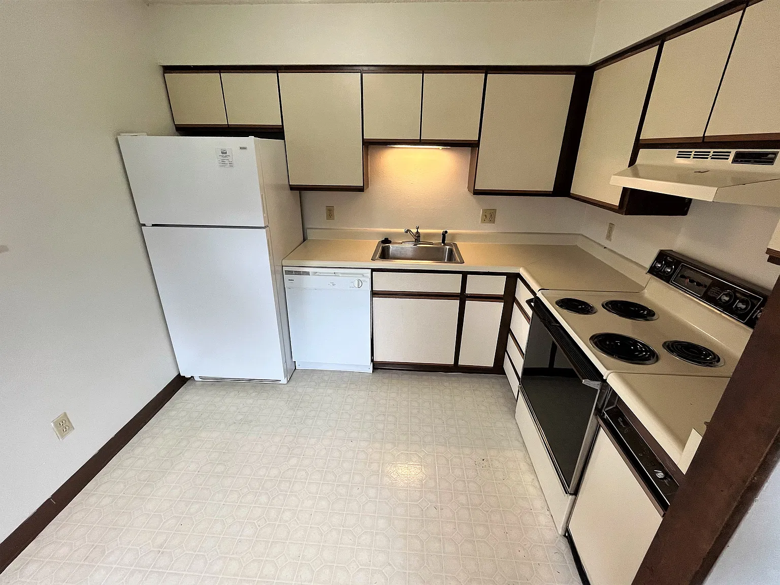 2 bed, 838 sqft, $2,995 — Photo 3