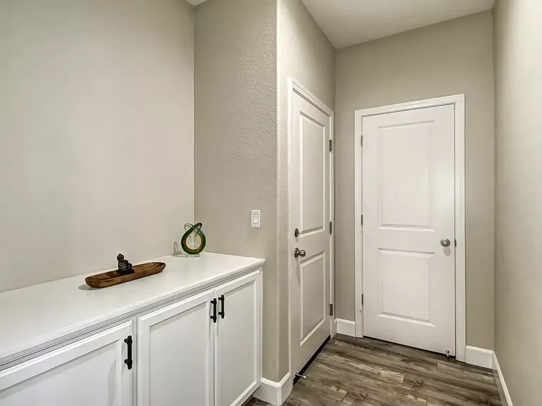 5654 Saratoga Cir — Photo 26