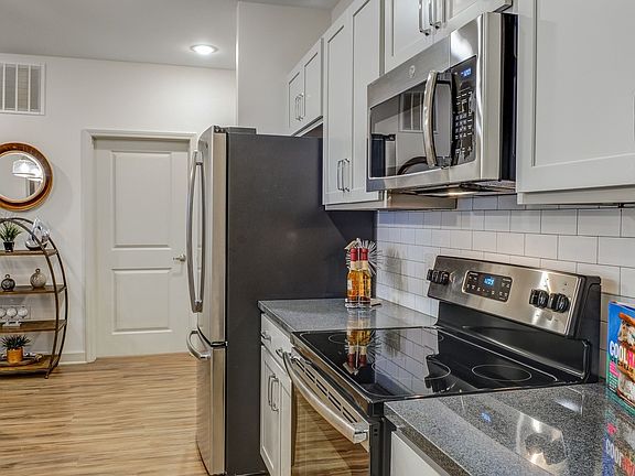 4th image of 1200 River Dr #1210-202