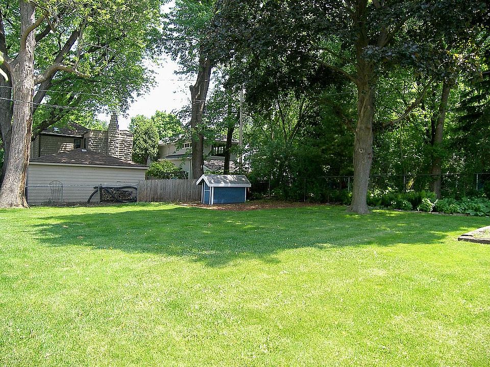 2nd image of 7825 Hillcrest Dr