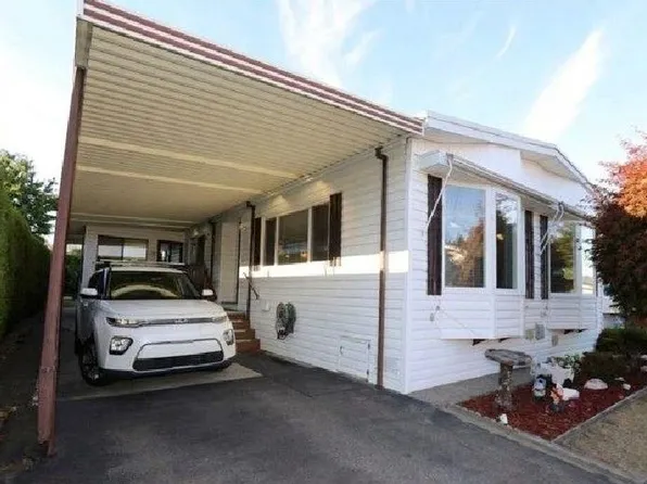 2303 Cranley Dr #112, Surrey, BC V4A 8W9