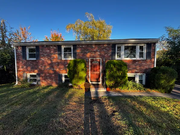171 Walnut St, Framingham, MA 01702
