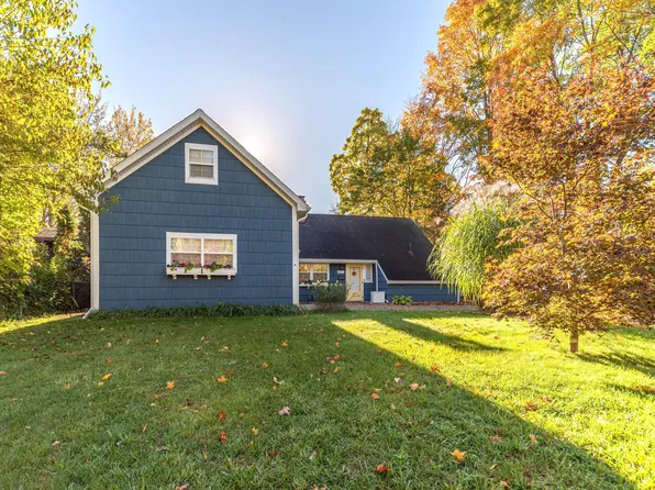 1490 Pear St, Ann Arbor, MI 48105
