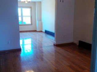 251 Bay 8th St, Brooklyn, NY 11228