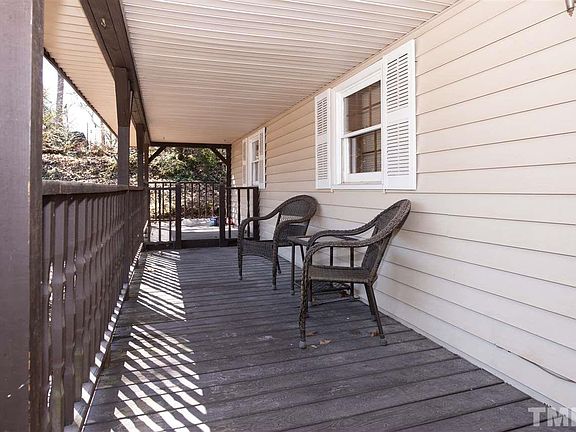 3rd image of 604 Lindley Dr
