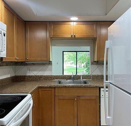 4th image of 7723 Tam Oshanter Blvd #103-4