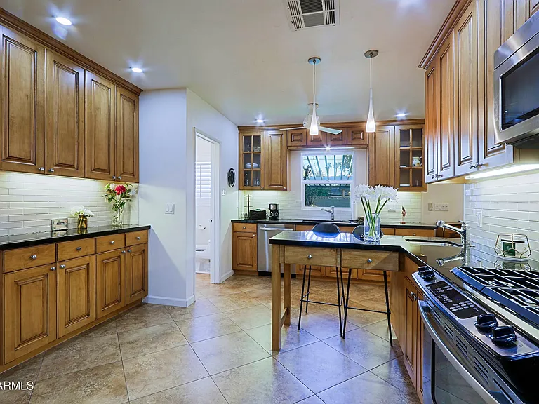 4645 E Windsor Ave — Photo 10