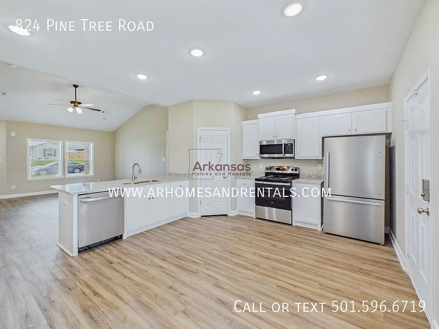 824 Pine Tree Road | 4 Bedrooms | 2 Bathrooms | 2 Car-Garage — Photo 4