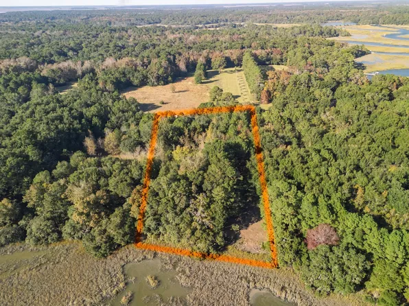 8356 Crooked Creek Ln, Edisto Island, SC 29438