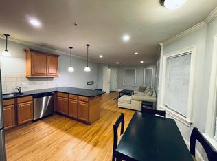 17 Robbins St APT 1-2, Waltham, MA 02453