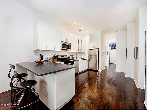 2nd image of 30 Saint Felix St APT 4D