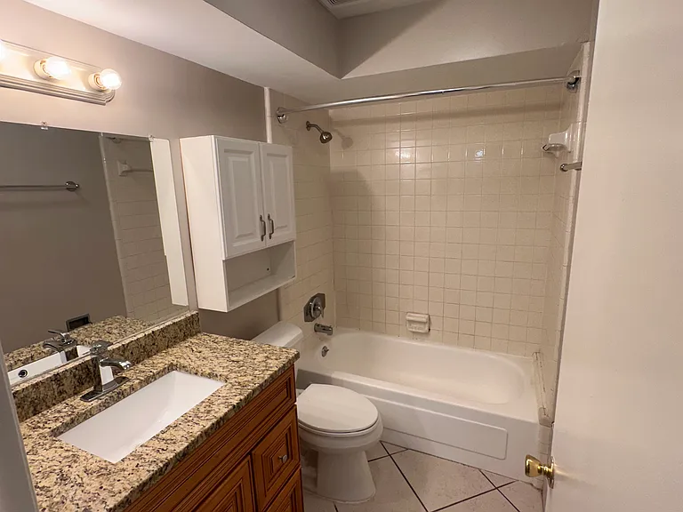 702 Heritage Ln — Photo 18