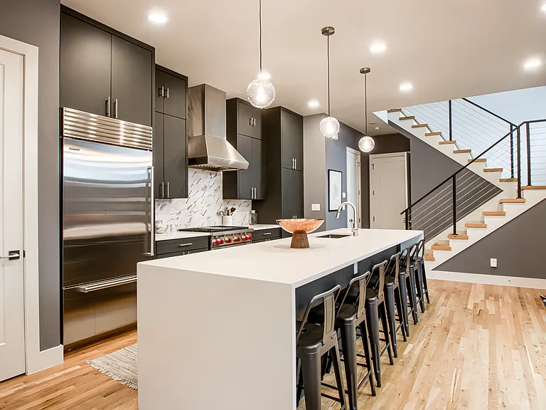 2329 Kirby St — Photo 9