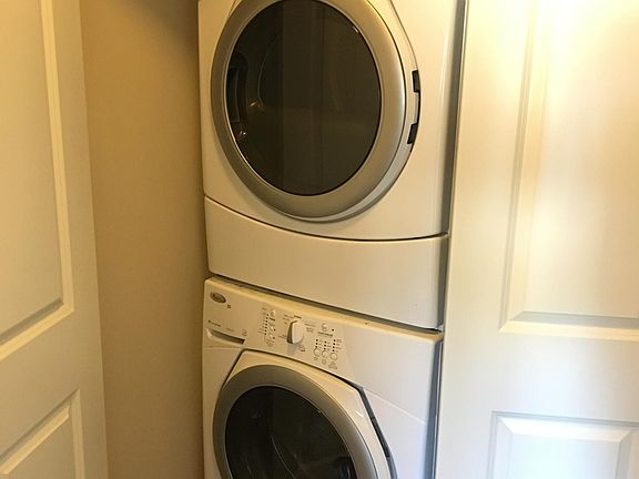 4th image of 20318 15th Ave NE APT 407