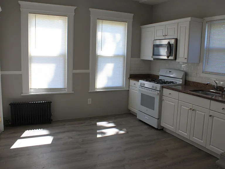 504-506 Sanford Ave #1 — Photo 5