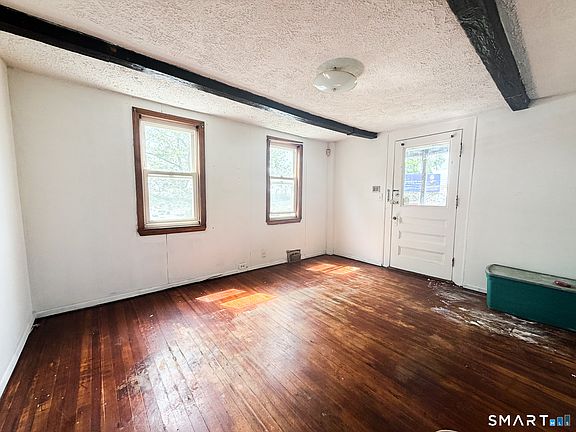 4th image of 1384 Boston Avenue