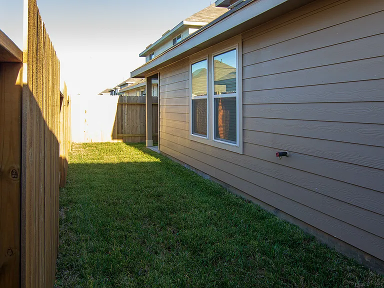 24246 Avogadro Dr — Photo 5