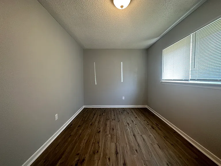 525 N Arlington St — Photo 16