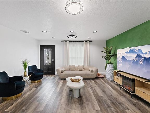 5th image of 3209 E HANNA AVENUE