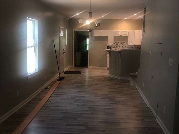 4th image of 729 Arnolda Ave