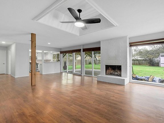 3rd image of 9609 Newberry Dr