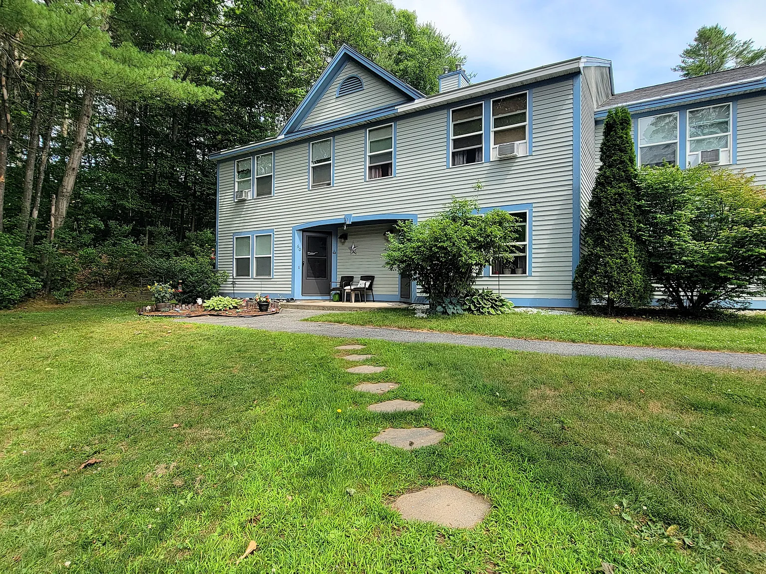 2 bed, 1000 sqft, $1,800 — Photo 1