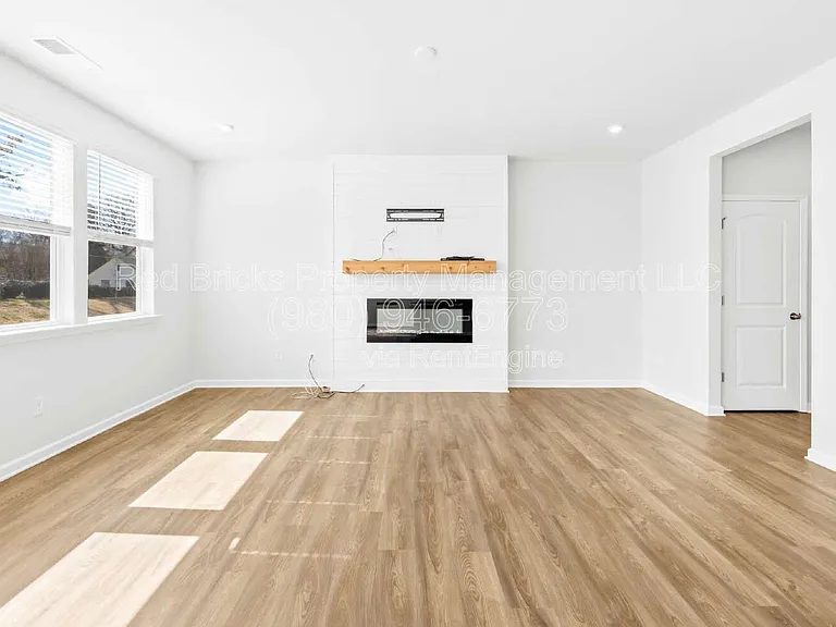 2128 Blue Sky Meadows Dr — Photo 7