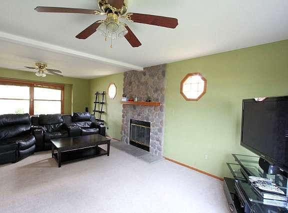 3rd image of 2240 E Chestnut Dr
