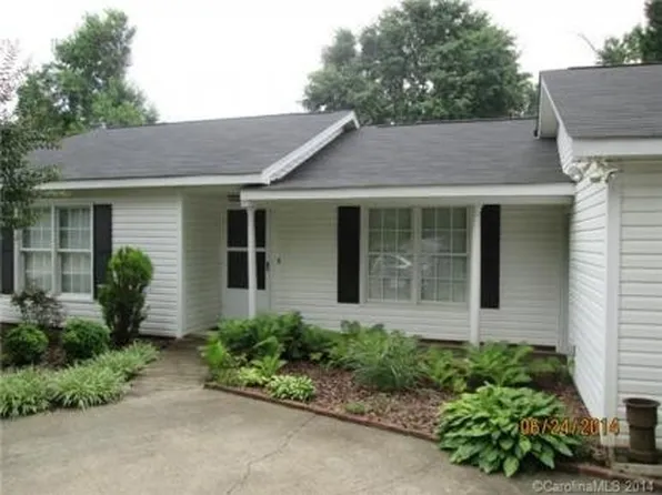 610 Ole Lamp Ln, Gastonia, NC 28056