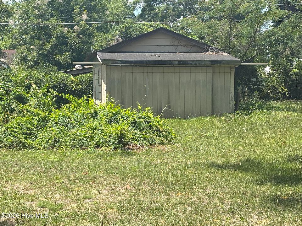 2nd image of 105 Cypress Street