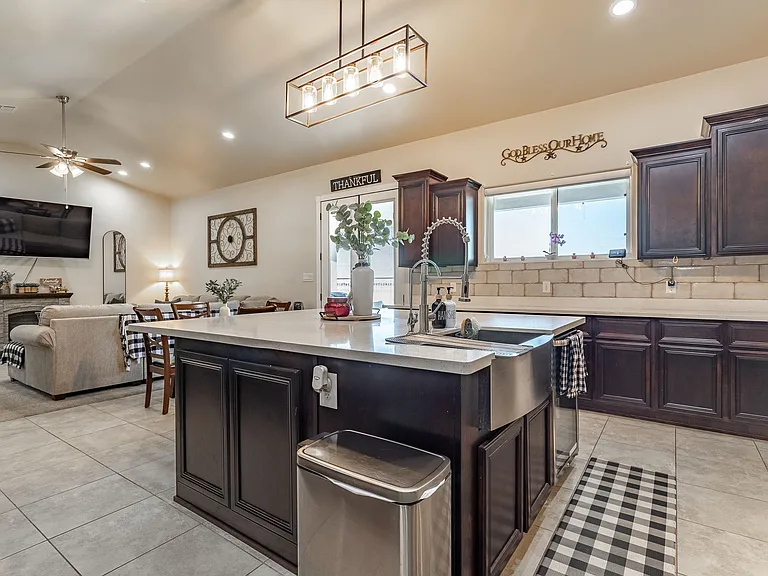 2070 S Araby Rd — Photo 17