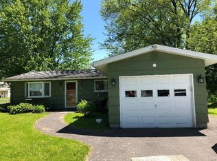 6558 Sargent Rd, East Syracuse, NY 13057