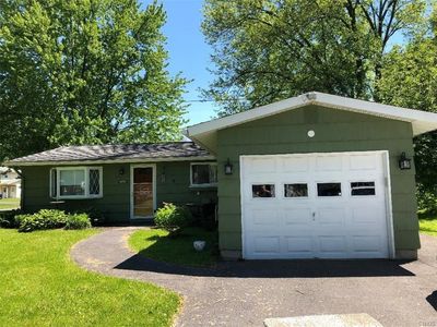 6558 Sargent Rd, East Syracuse, NY, 13057